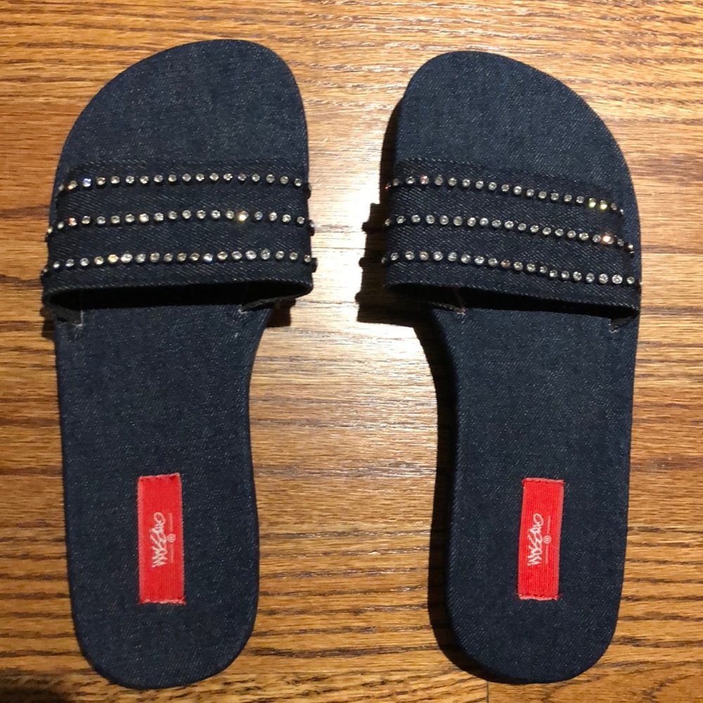 Denim sandals with 3 rows of rhinestones